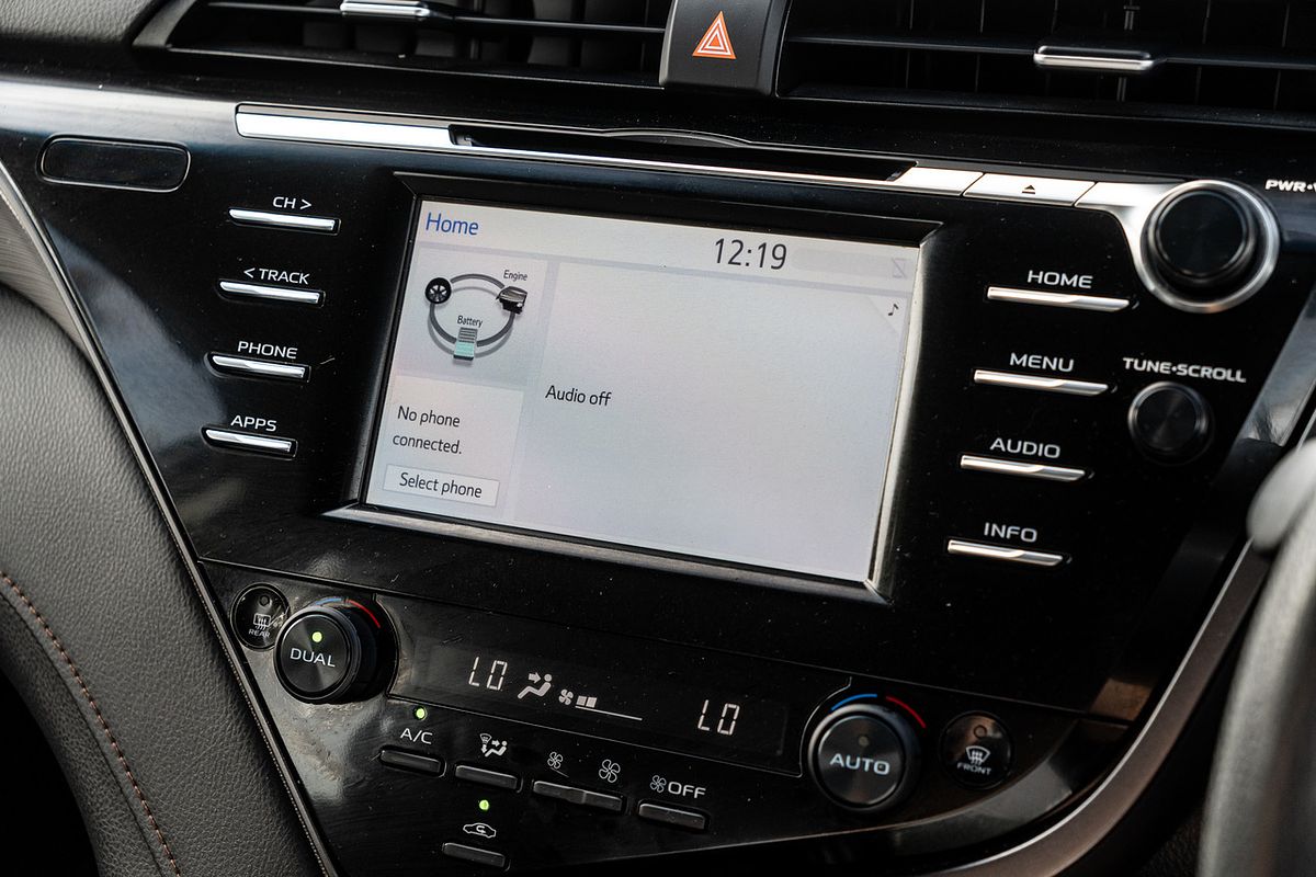 2020 Toyota Camry Hybrid