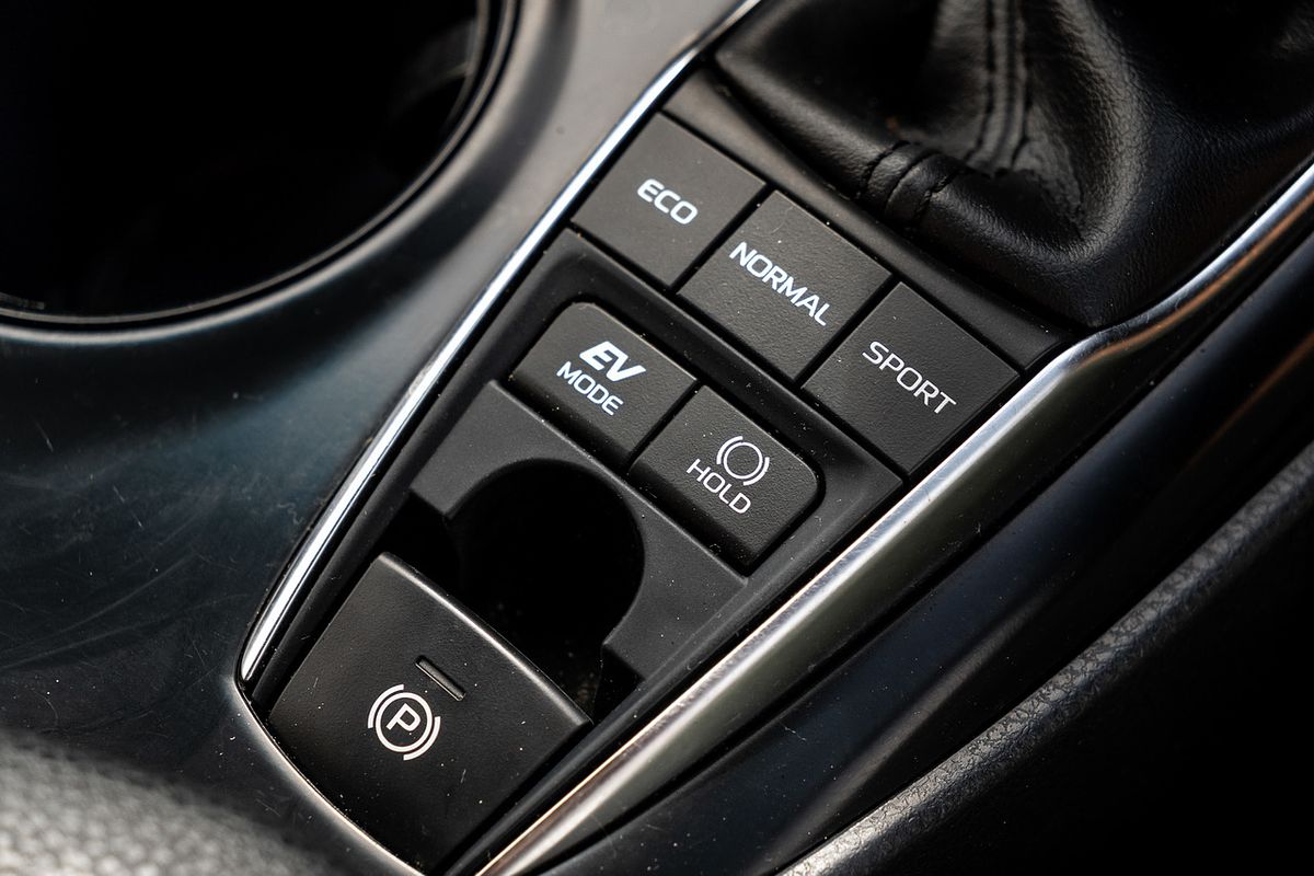 2020 Toyota Camry Hybrid