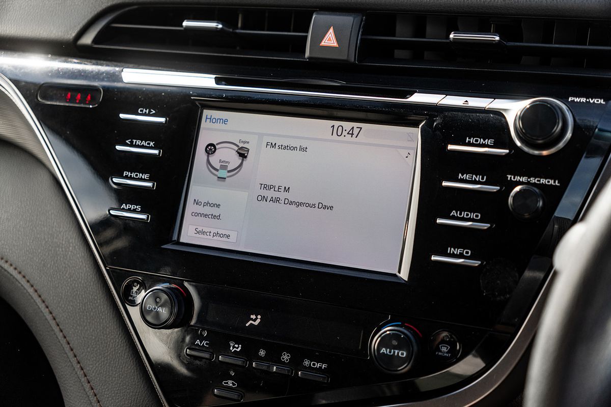 2019 Toyota Camry Hybrid
