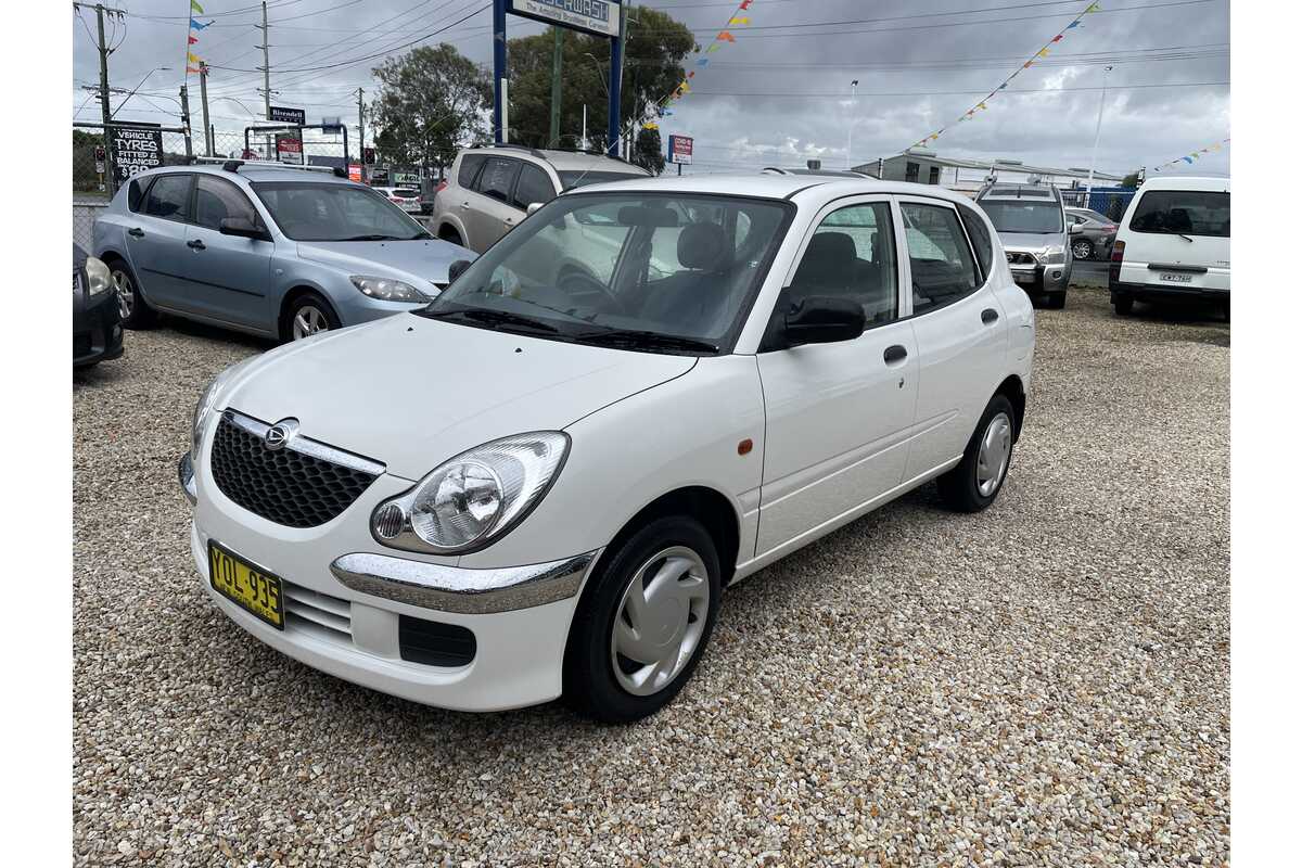 2003 Daihatsu Sirion  M100RS