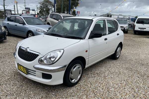 2003 Daihatsu Sirion  M100RS