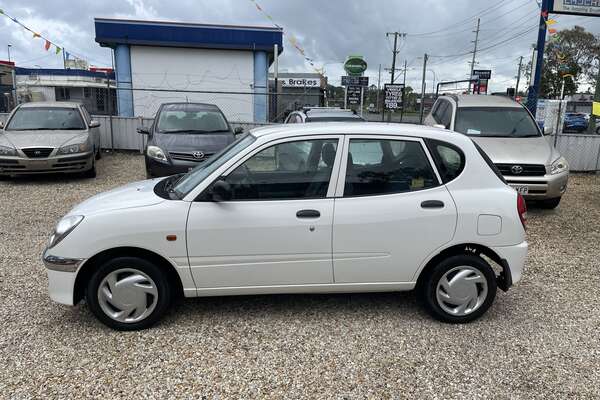 2003 Daihatsu Sirion  M100RS