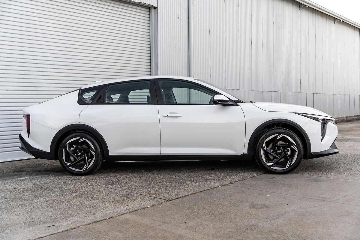 2025 Kia K4 Sport+ CL4m