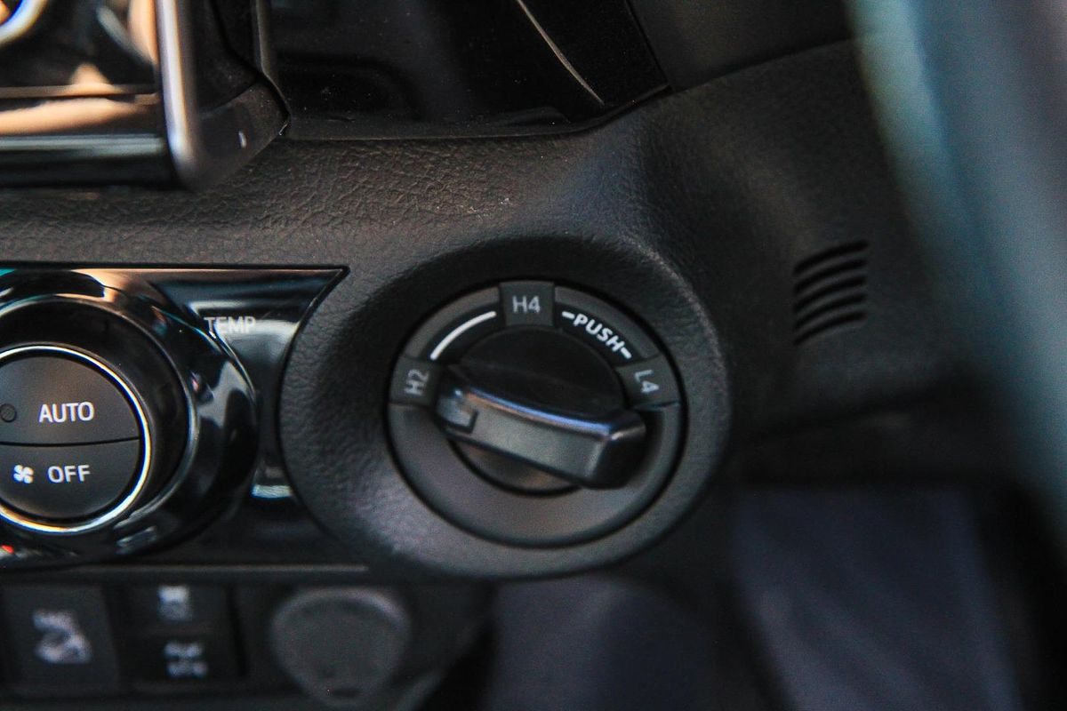 2024 Toyota Hilux Rogue 48V GUN126R 4X4