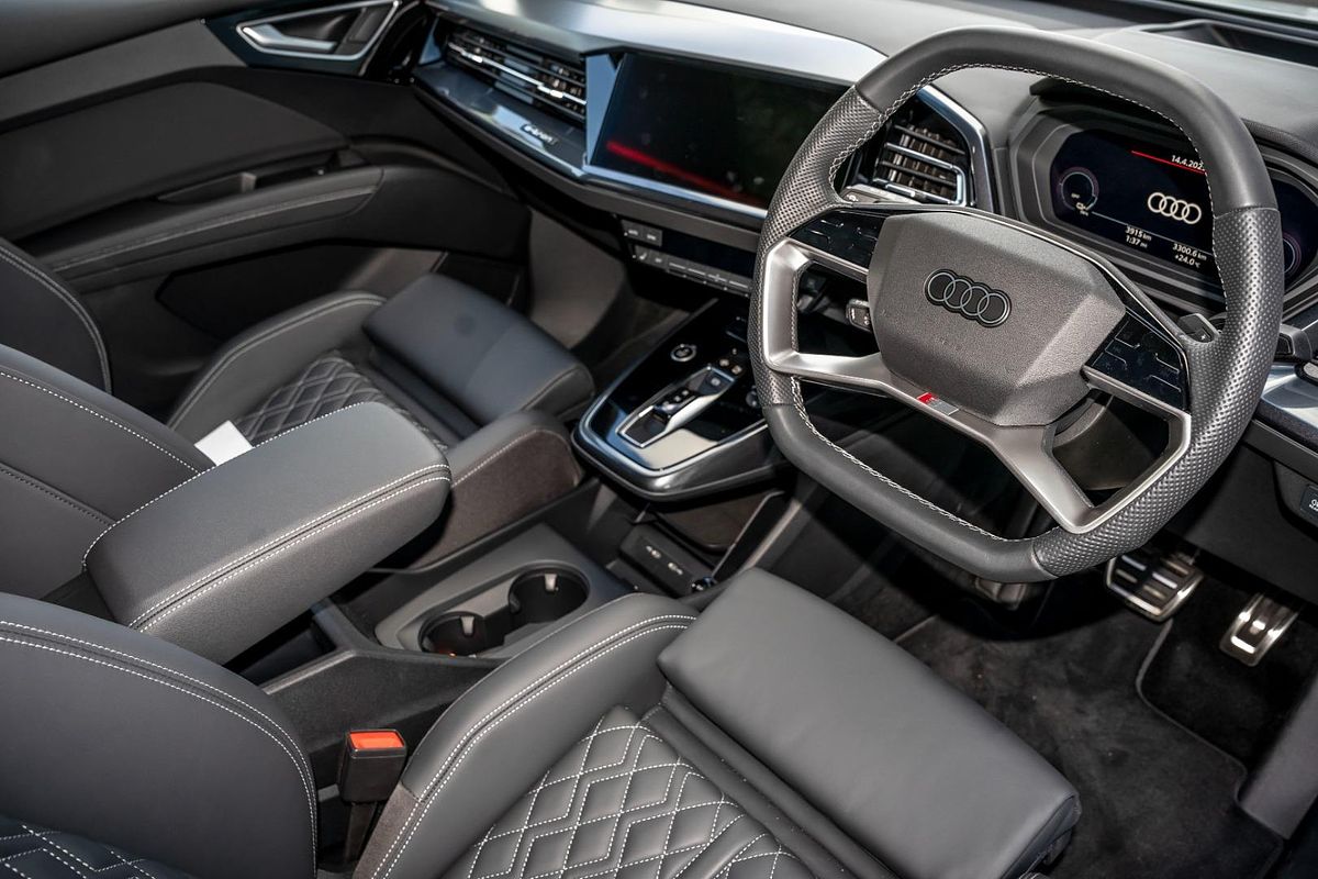 2024 Audi Q4 e-tron 55 F4