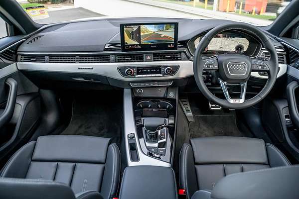 2024 Audi A4 45 TFSI S line B9