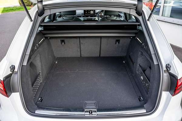 2024 Audi A4 45 TFSI S line B9