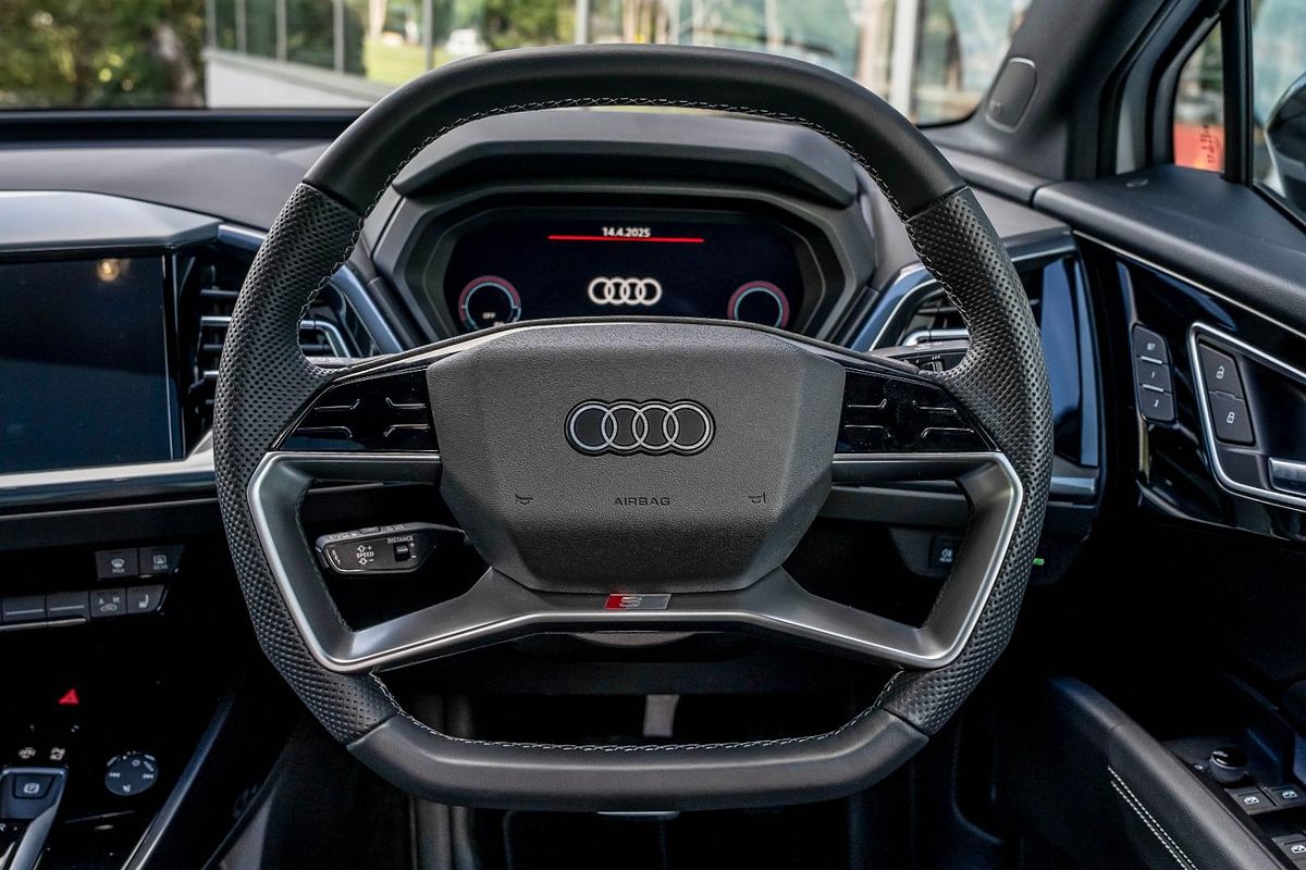 2024 Audi Q4 e-tron 55 F4