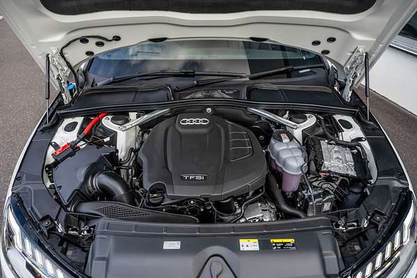 2024 Audi A4 45 TFSI S line B9