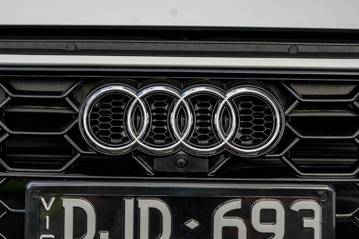2024 Audi A4 45 TFSI S line B9