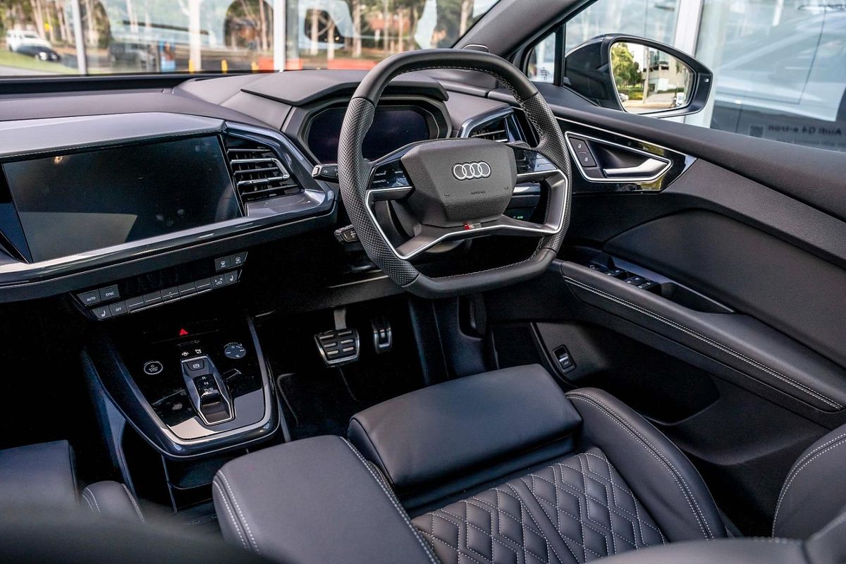 2024 Audi Q4 e-tron 55 F4