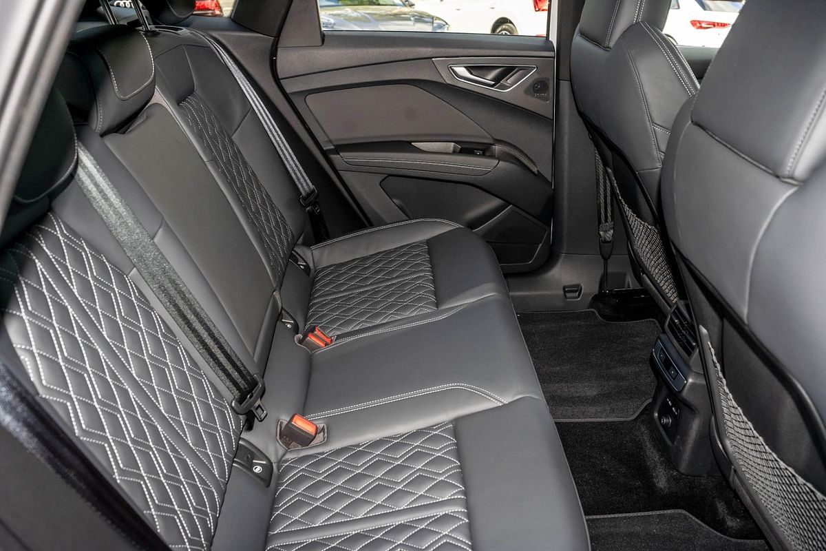 2024 Audi Q4 e-tron 55 F4
