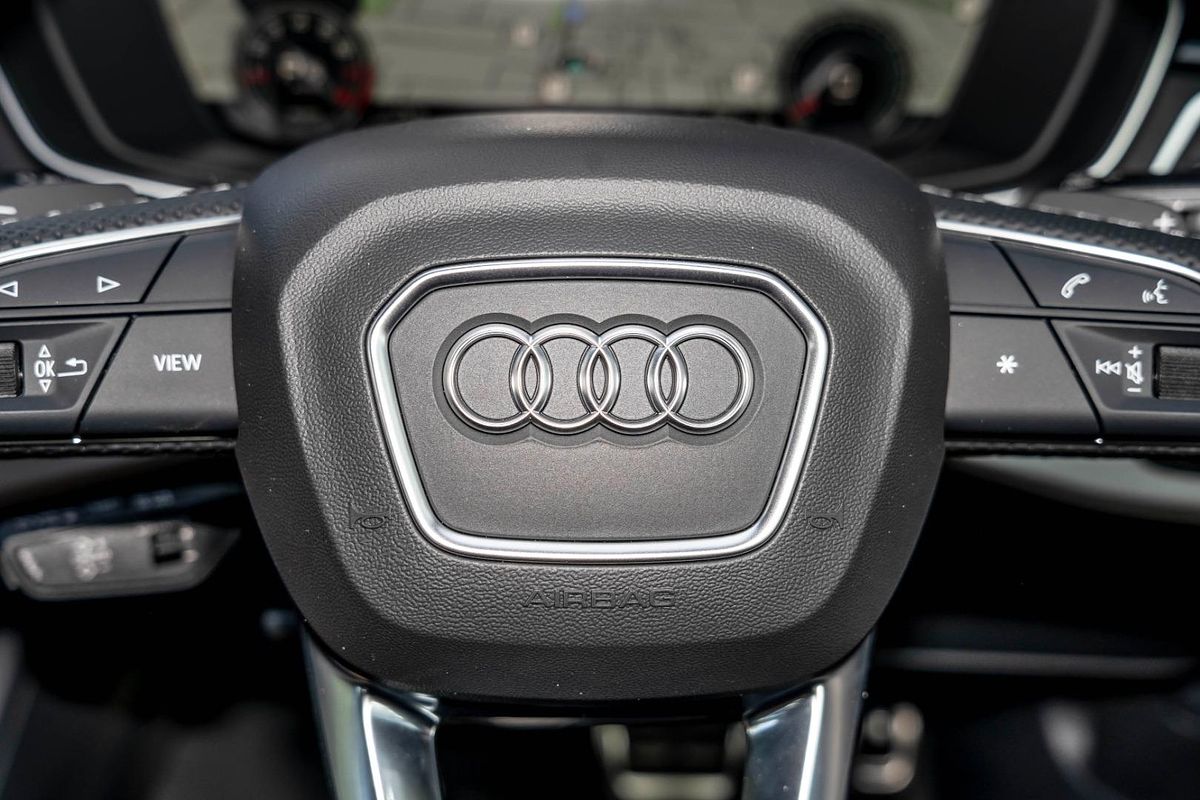 2024 Audi A4 45 TFSI S line B9