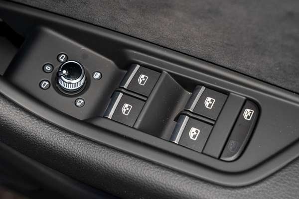 2024 Audi A4 45 TFSI S line B9