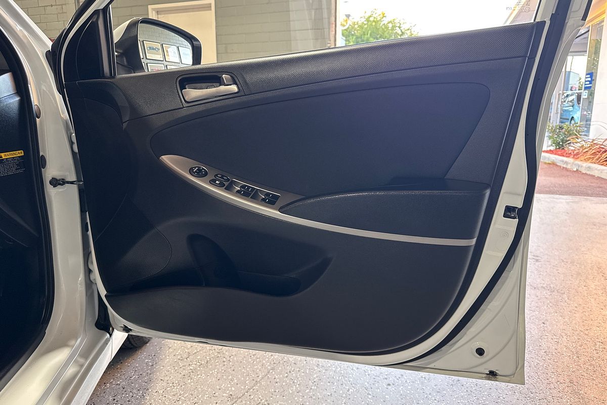2016 Hyundai Accent Active RB3