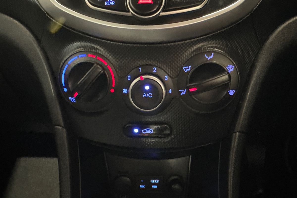 2016 Hyundai Accent Active RB3