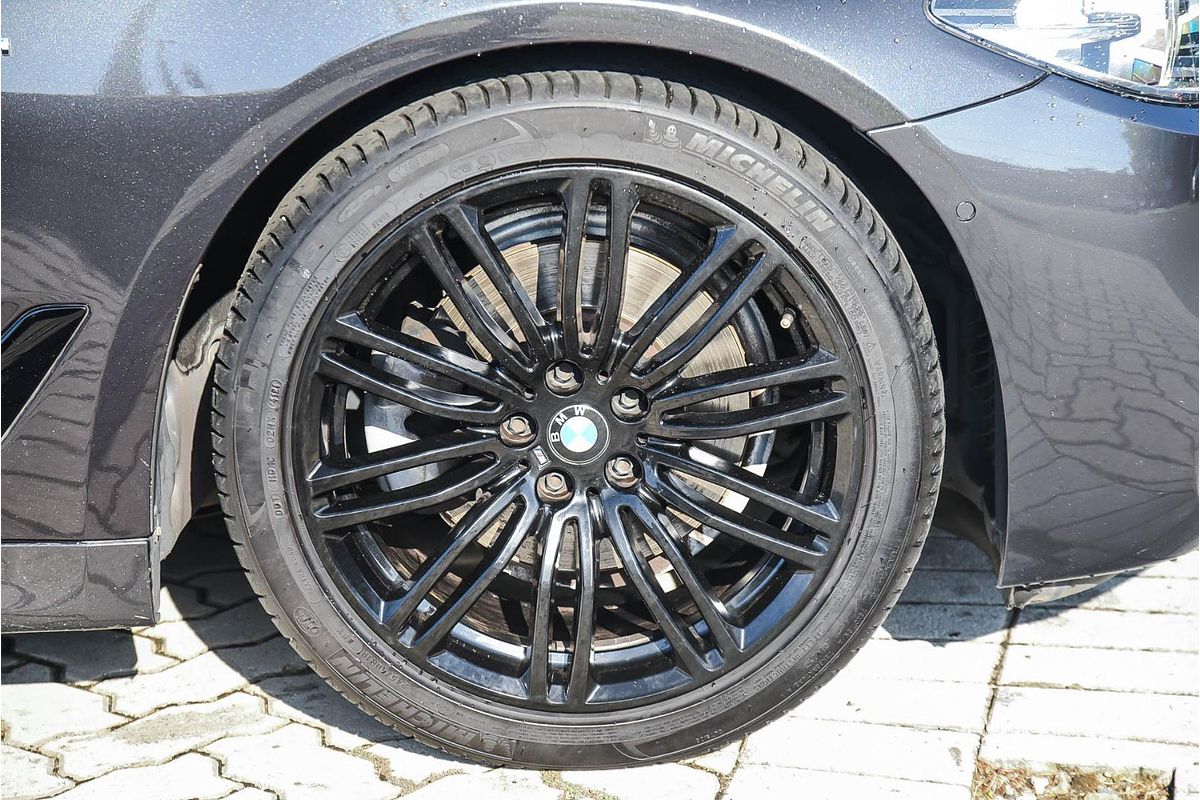 2019 BMW 5 Series 520d Luxury Line G30