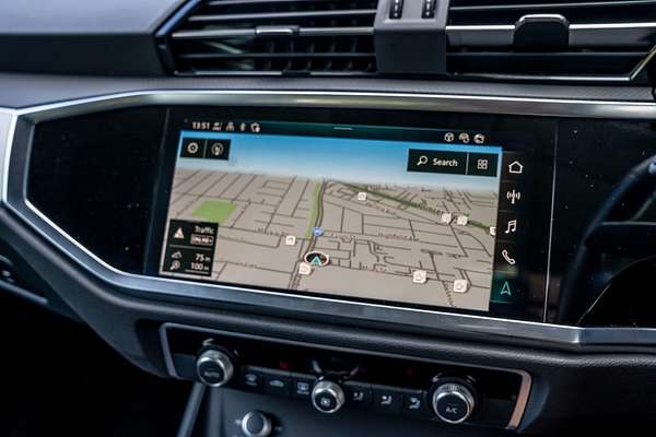 2022 Audi Q3 35 TFSI S line F3