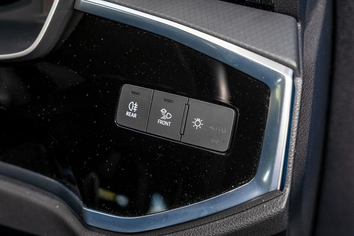 2022 Audi Q3 35 TFSI S line F3