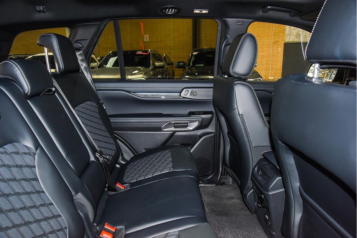 2025 Ford Everest Platinum