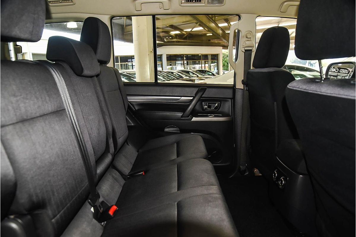 2019 Mitsubishi Pajero GLX NX