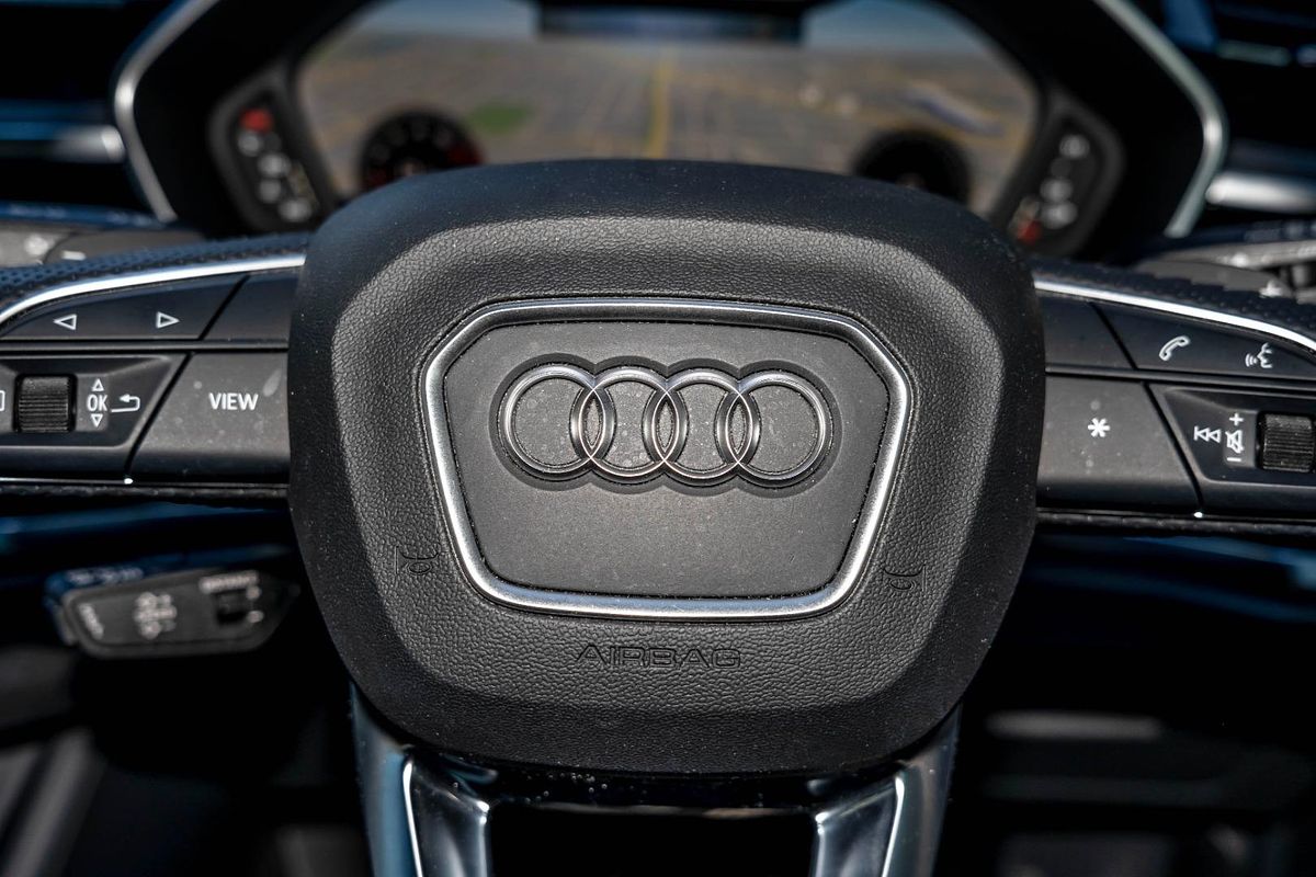 2020 Audi Q3 40 TFSI S Line F3