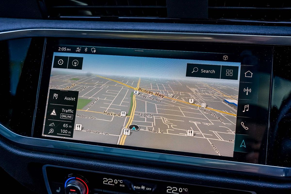2020 Audi Q3 40 TFSI S Line F3