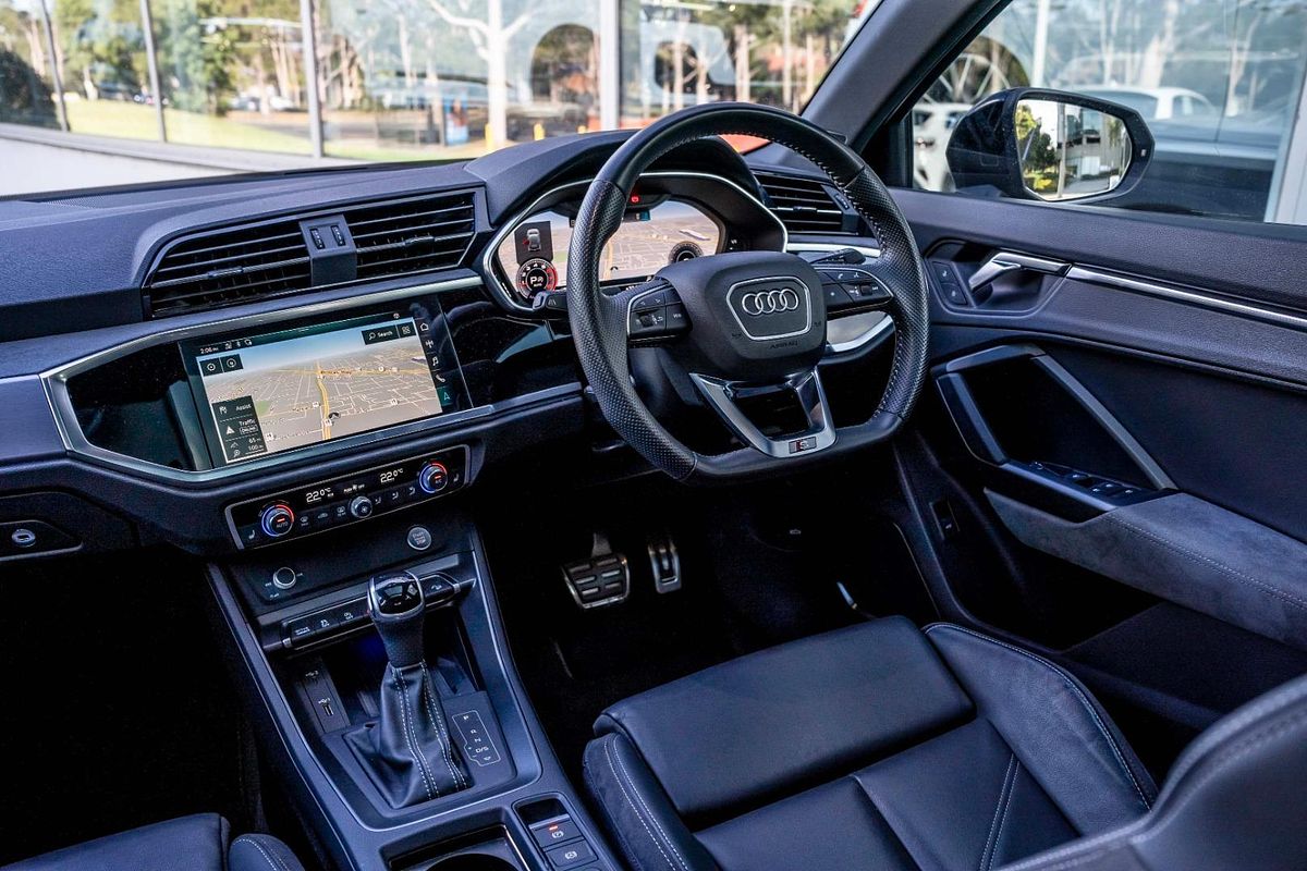 2020 Audi Q3 40 TFSI S Line F3