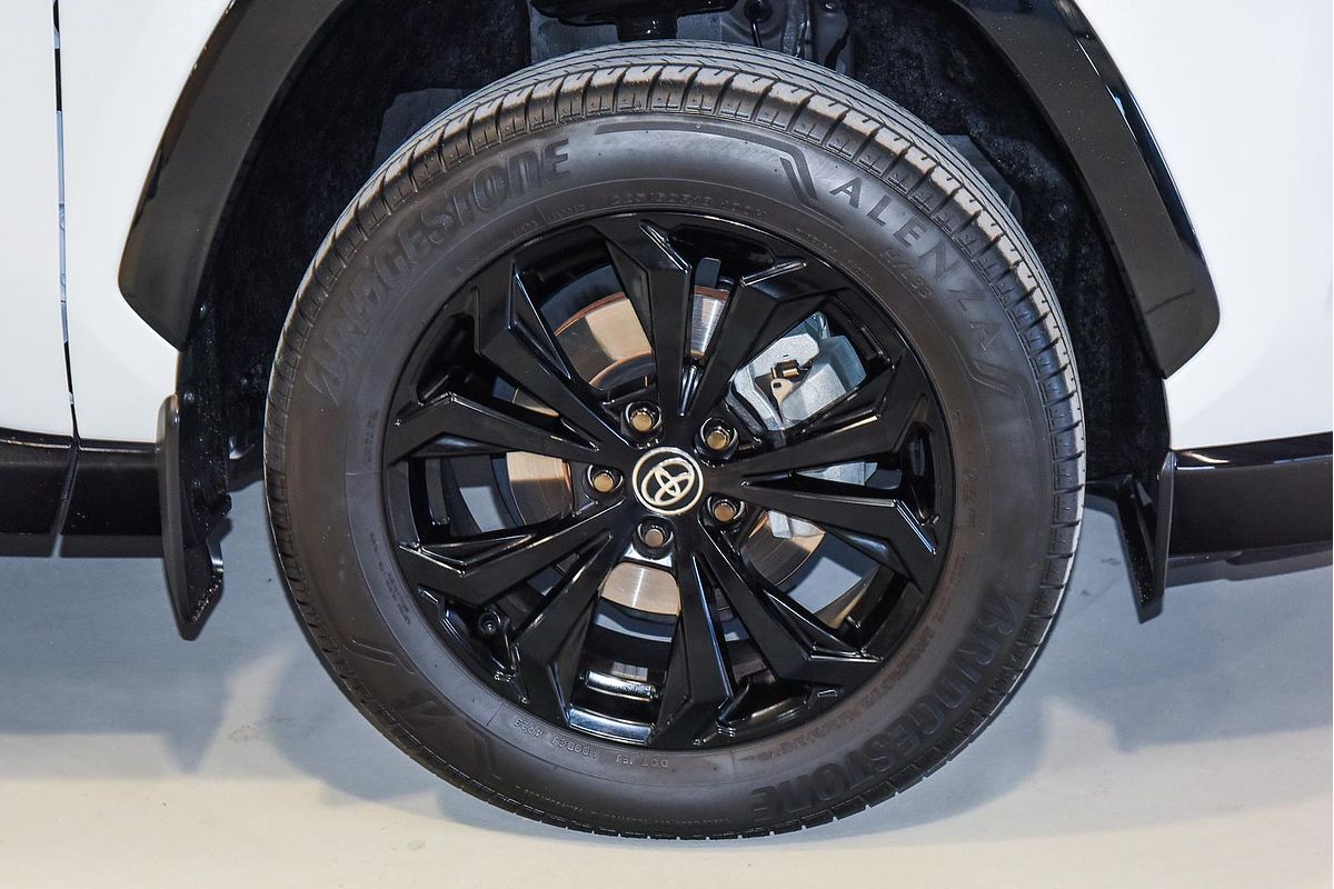 2024 Toyota RAV4 XSE AXAH52R