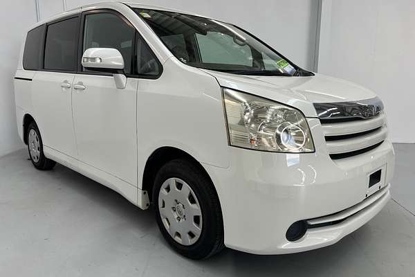 2007 Toyota Noah X L Selection Slope