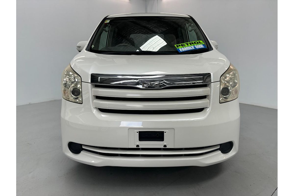 2007 Toyota Noah X L Selection Slope
