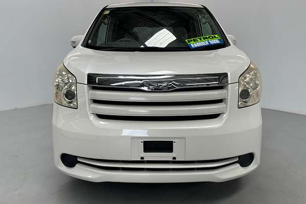 2007 Toyota Noah X L Selection Slope
