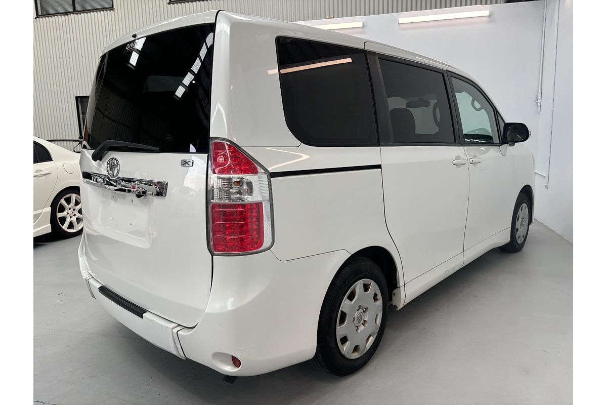 2007 Toyota Noah X L Selection Slope
