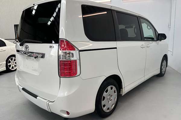2007 Toyota Noah X L Selection Slope