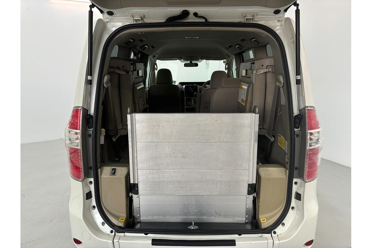 2007 Toyota Noah X L Selection Slope