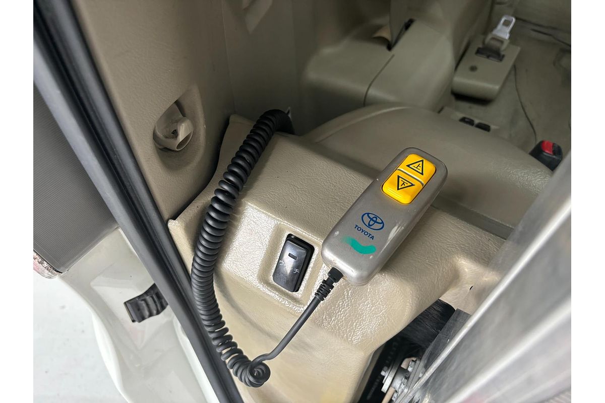2007 Toyota Noah X L Selection Slope