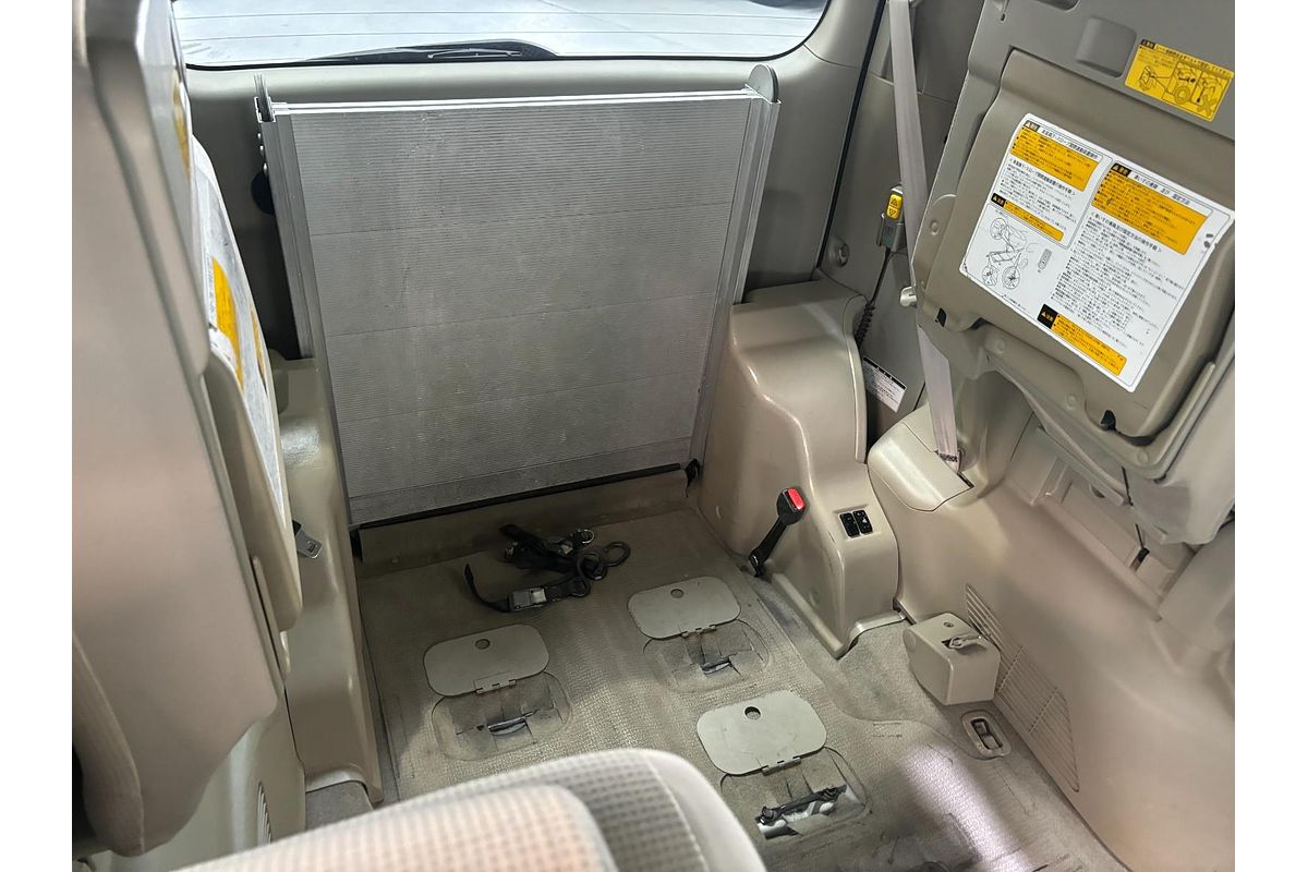 2007 Toyota Noah X L Selection Slope