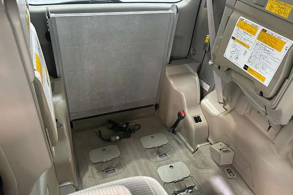 2007 Toyota Noah X L Selection Slope