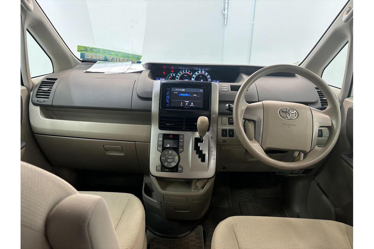 2007 Toyota Noah X L Selection Slope