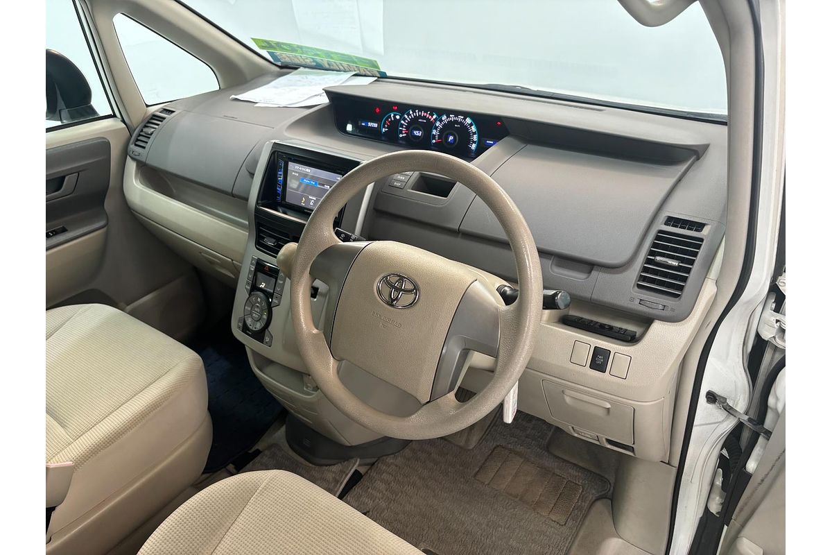 2007 Toyota Noah X L Selection Slope