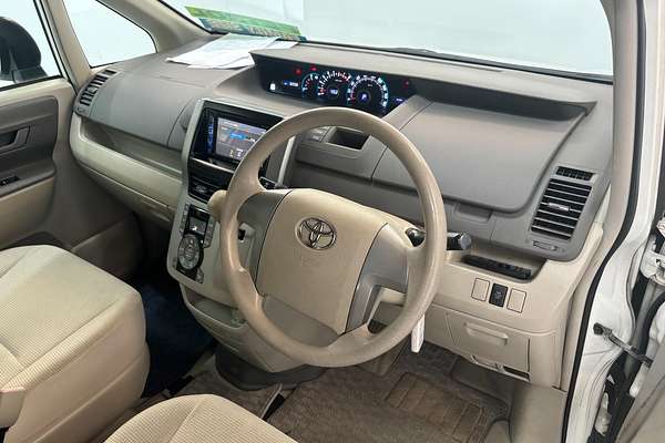 2007 Toyota Noah X L Selection Slope