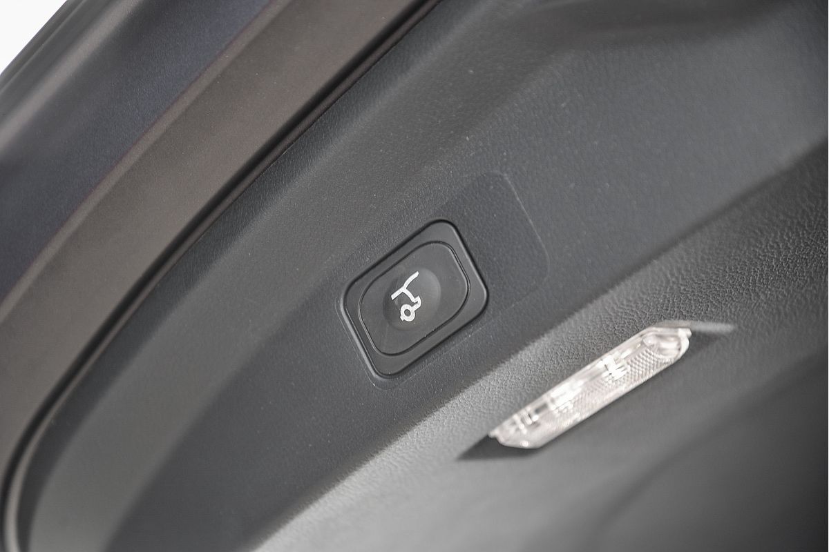 2023 Ford Everest Platinum