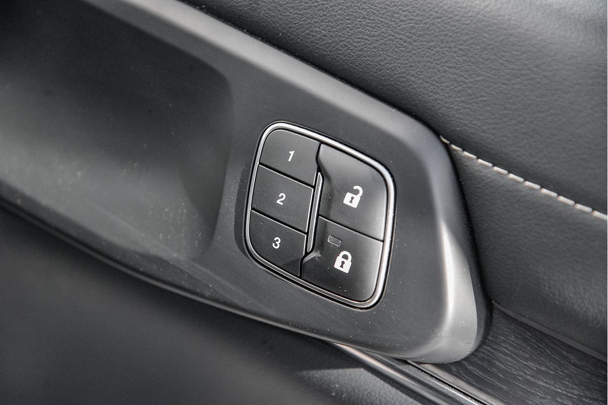 2023 Ford Everest Platinum