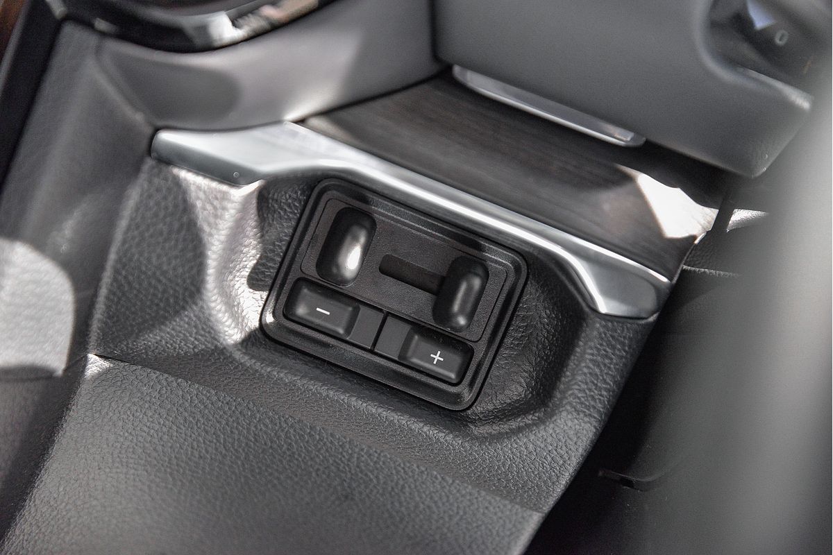 2023 Ford Everest Platinum