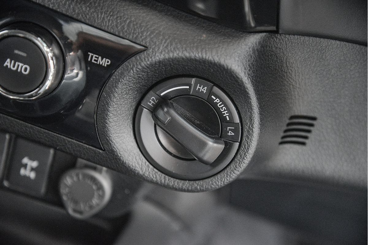 2019 Toyota Hilux SR5 GUN126R 4X4
