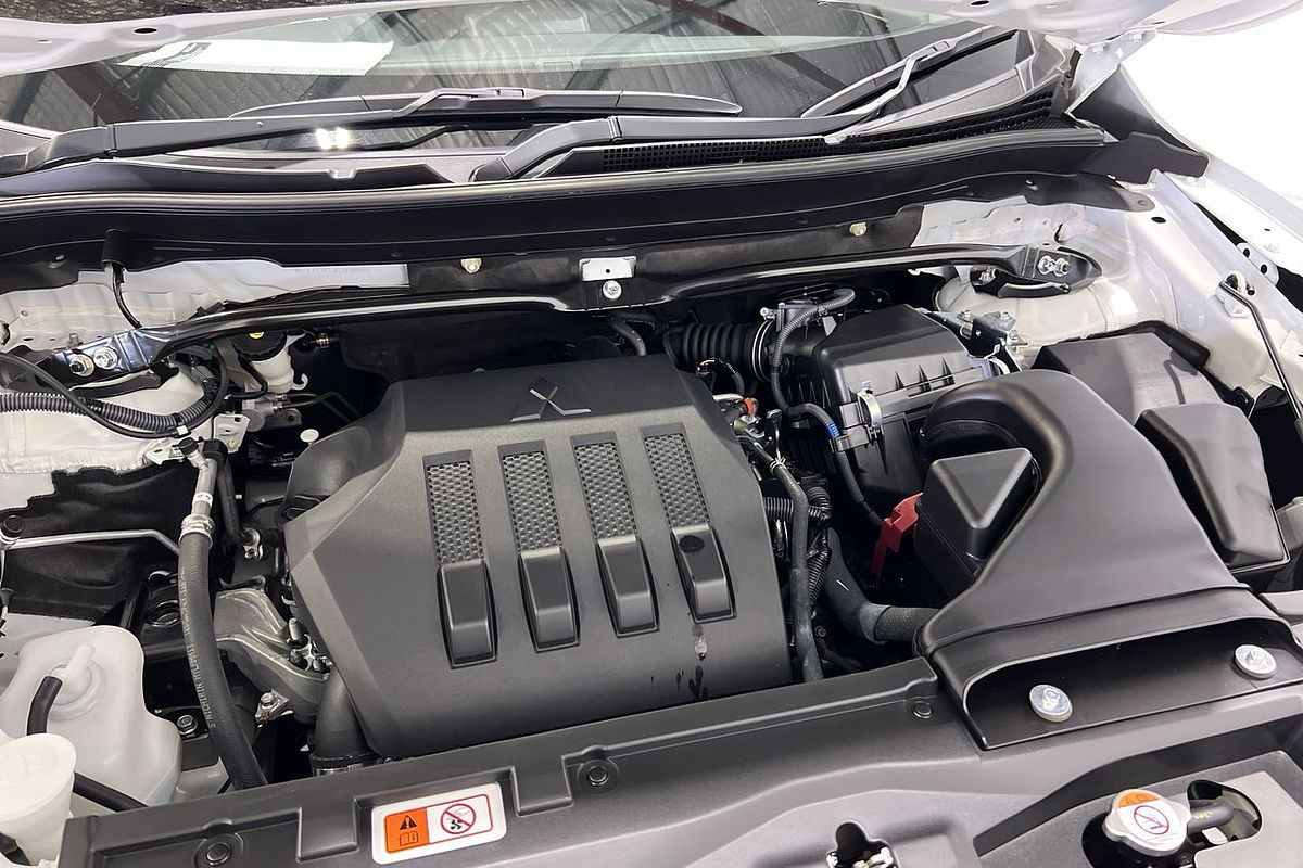 2023 Mitsubishi Eclipse Cross LS YB