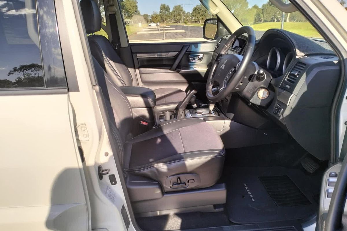 2019 Mitsubishi Pajero GLS NX