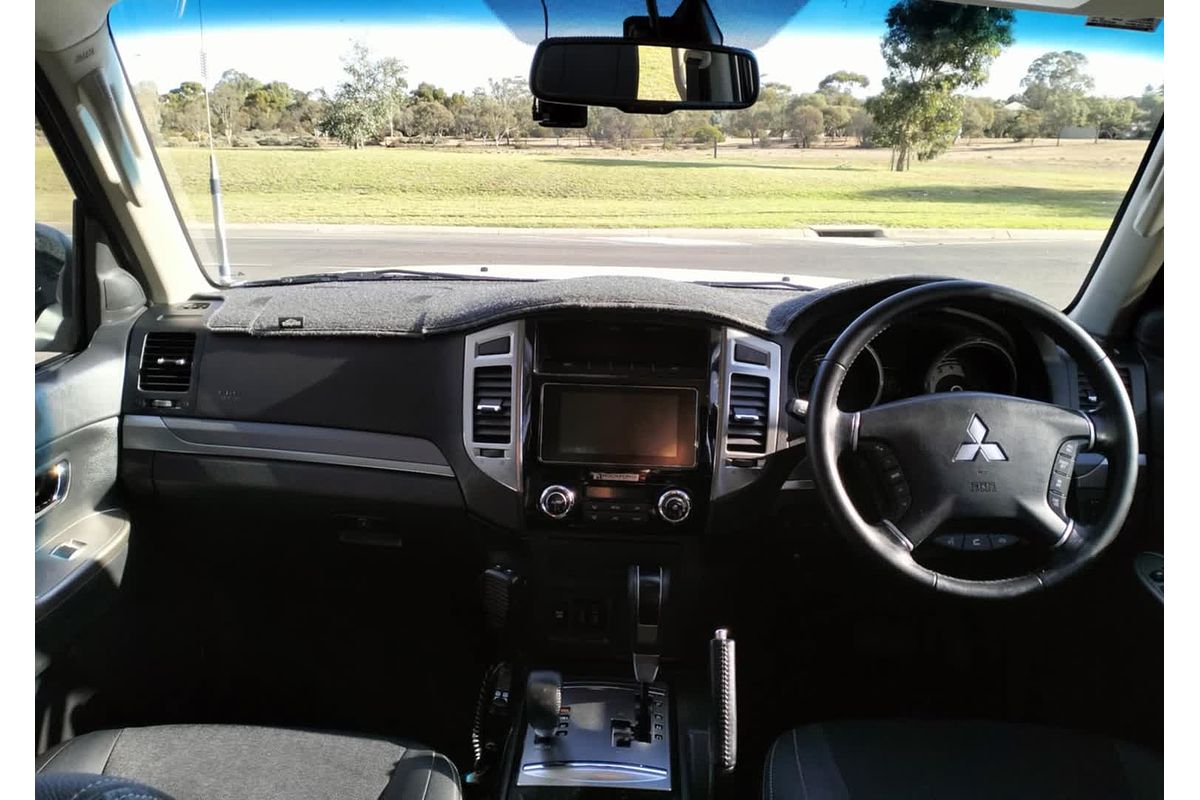 2019 Mitsubishi Pajero GLS NX