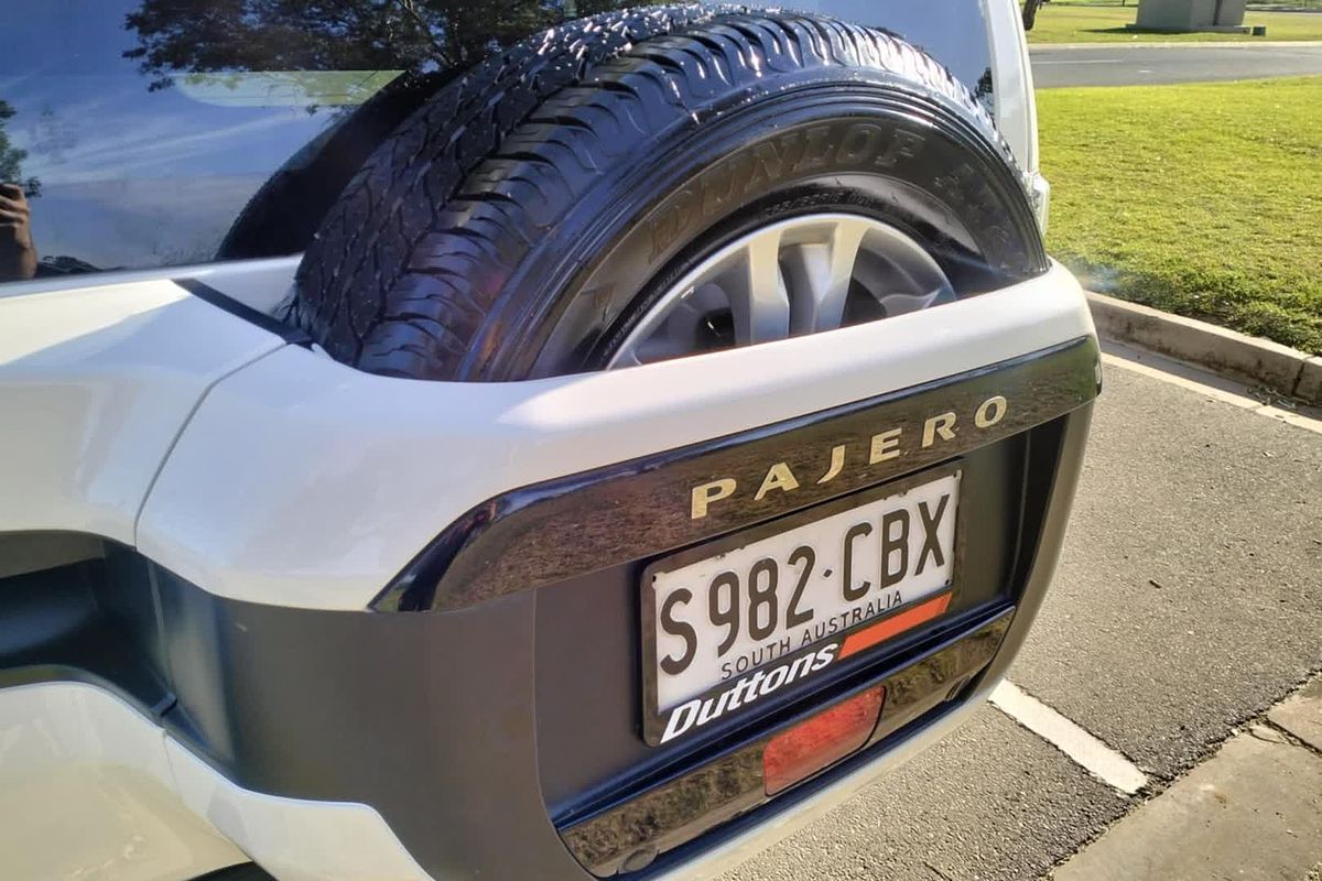 2019 Mitsubishi Pajero GLS NX