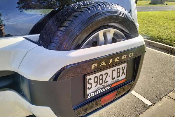 2019 Mitsubishi Pajero GLS NX